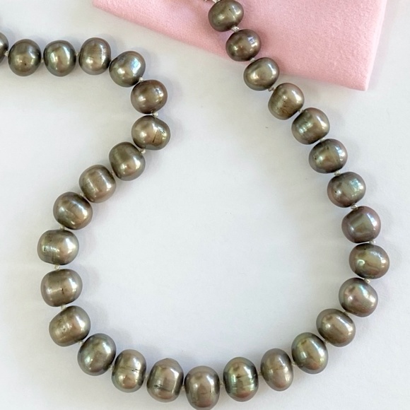 Hand Knotted Freshwater Pearl Necklace - Picture 4 of 5